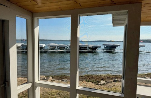 Walker Cabin | Cozy 2-bedroom cabin on the shores of Agency Bay on Leech Lake!