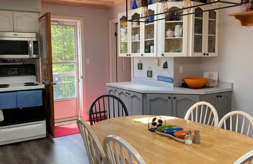 Unorganized Centre Parry Sound Cottage | Cozy 2 Bedroom Cottage On Jack's Lake In Golden Valley, On