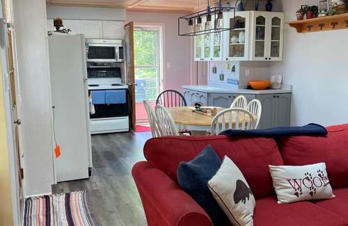Unorganized Centre Parry Sound Cottage | Cozy 2 Bedroom Cottage On Jack's Lake In Golden Valley, On