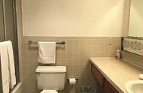 Brownsville Condo | Cozy 2-bedroom condo with WiFi, AC in charming S. Padre Island, Tx.