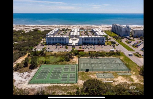 Fort Morgan Condo | Cozy 2-bedroom condo in charming Gulf Shores with fitness room, WiFi