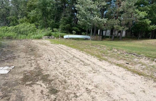 Branch House | Cozy 2 bedroom cottage, lakefront private beach