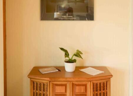 Branch House | Cozy 2 bedroom cottage, lakefront private beach