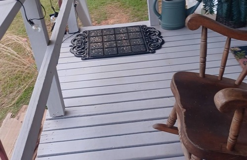 Shorterville Cottage | Cozy 2-bedroom cottage in charming Abbeville with AC