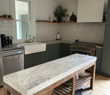 Golden Point House | Cozy 2 bedroom cottage - Newly renovated, perfect location for best of Ballarat