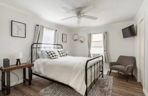 El Lago Cottage | Cozy 2-bedroom cottage