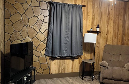 Woodland Apartment | Cozy 2-bedroom Duplex in lovely Baileyville with WiFi