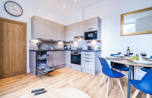 Sutton West Apartment | Cozy 2 Bedroom Flat in Sutton/London