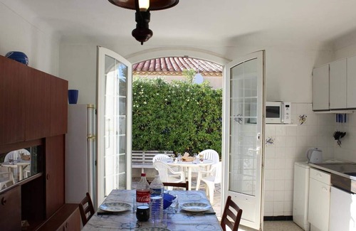 Port-la-Nouvelle House | Cozy 2-Bedroom House, 150m from Beach, Terrace, and Parking