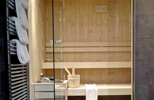 Vevey House | Cozy 2-bedroom hotel in enjoyable Vevey with AC, fitness room, WiFi