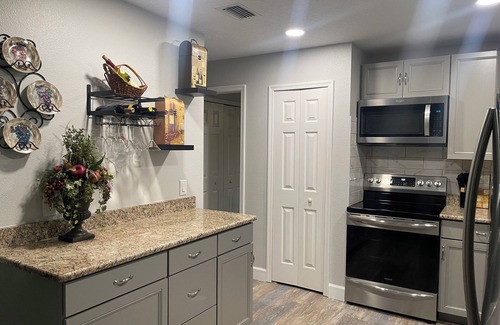 Orange City House | Cozy 2-bedroom house in Rural setting