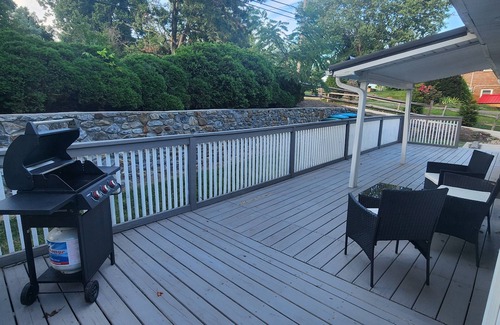 Weaverville House | Cozy 2-bedroom house in charming Weaverville with WiFi, AC