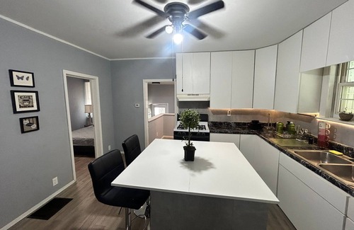 Canton House | Cozy 2-bedroom house in Canton, Illinois with WiFi, AC. Book now