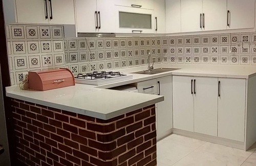 Marmaris City Center House | Cozy 2-bedroom, living room, garden, house in Marmaris with AC, WiFi, Netflix