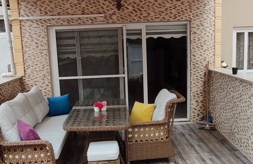 Marmaris City Center House | Cozy 2-bedroom, living room, garden, house in Marmaris with AC, WiFi, Netflix