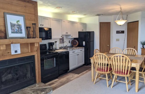 Rockwood Condo | Cozy 2-bedroom Seven Springs Ski-in/Ski-out Condo