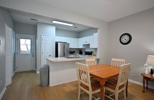 Lexington House | Cozy 2-bedroom townhome in charming Lexington with WiFi, AC