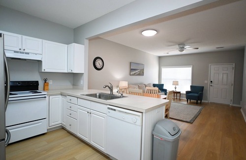 Lexington House | Cozy 2-bedroom townhome in charming Lexington with WiFi, AC