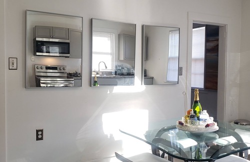 New London House | Cozy 2-bedroom vacation home《 free WiFi & parking 》New London, Connecticut, USA