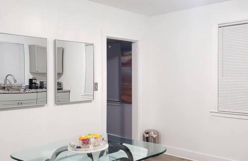 New London House | Cozy 2-bedroom vacation home《 free WiFi & parking 》New London, Connecticut, USA