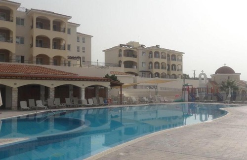 Emba Apartment | Cozy 2 bedrooms apartment in complex with swimming pools and beautiful view