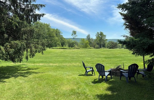 Milford Cottage | Cozy 2-BR King Beds 4 mi to Cooperstown Dreams Park