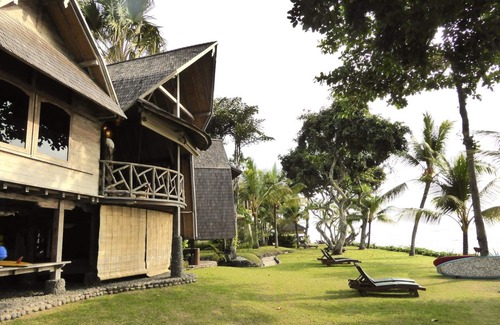 Pekutatan Villa | Cozy 2 BR Wooden Villa