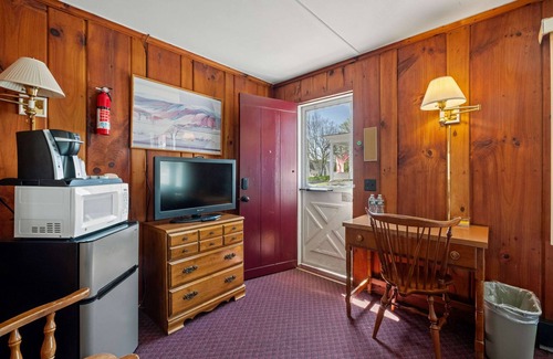 Littleton Hotel | Cozy 2 Double Beds - Heart of Littleton
