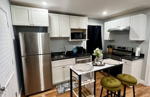 Worcester House | Cozy 2-Floor Apartment with Garage Access