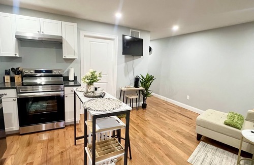Worcester House | Cozy 2-Floor Apartment with Garage Access