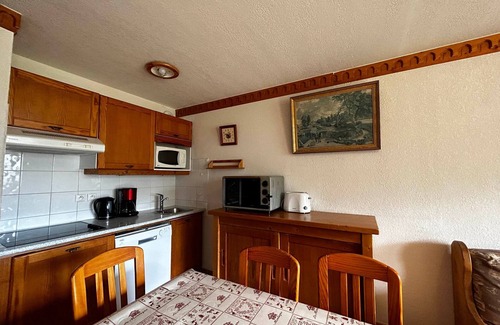 Les Menuires Apartment | Cozy 2-Room Apartment, Sleeps 6, Ski-in/Ski-out, Balcony, Pet-Friendly