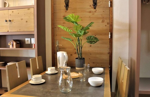 Risoul Apartment | Cozy 2-room Apartment for 5, Pool & Sauna, Near Slopes & Shops, Pet-Friendly, South-West Balcony