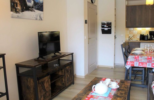 Les Claux Apartment | Cozy 2-Room Apartment, Sleeps 4, Ski-In/Ski-Out, Pool Access, Private Parking