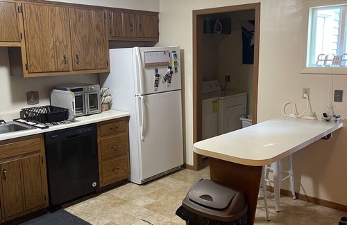 State College House | Cozy 2 Story Townhouse