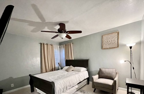 South Gate House | Cozy 2B home, free parking on premise, & near LAX