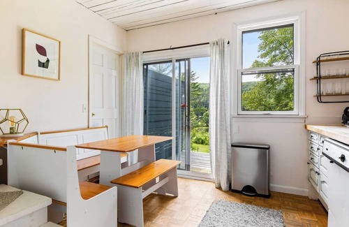 Moscow Apartment | Cozy 2bdrm w/Pond View - Best Location!