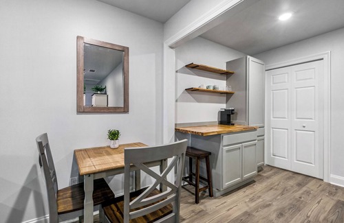 Covington Apartment | Cozy 2Bed 1Bath Property Near Downtown Covington and St. Tammany Hospital