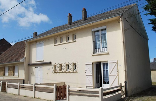 Fort-Mahon-Plage Apartment | Cozy 2BR Apartment, 200m from Beach, Garden & Garage Included