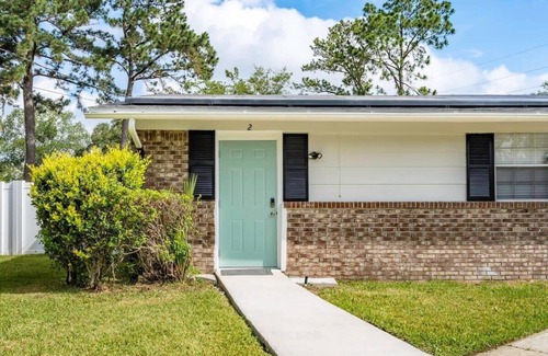 Highlands House | Cozy 2BR | King Beds | Parking | Near Attractions