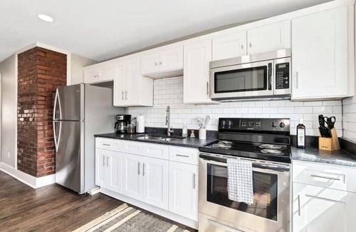 Germantown House | Cozy 2nd-Floor Flat Near Downtown & Bourbon Trail