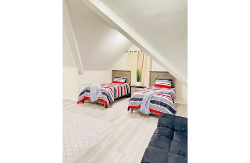 Amston Cottage | Cozy 3 bd Cottage w/ access to private lake