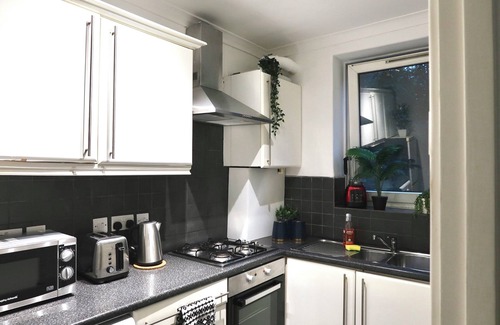 Finsbury Apartment | Cozy 3-bed apartment in Vibrant Clerkenwell, London.
