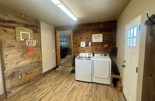 Klamath Falls House | Cozy 3 bedroom by airbase!