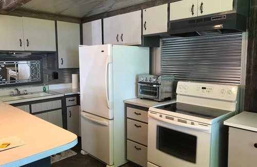 Crandon House | Cozy 3-bedroom Cottage on Metonga Lake with private dock
