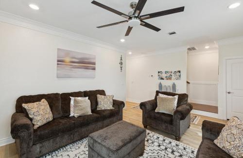 Indian Beach House | Cozy 3 Bedroom Family Beach Home in Galveston
