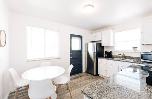Kipling House | Cozy 3-Bedroom ~Firepit!~ Near Red Rocks and Downtown