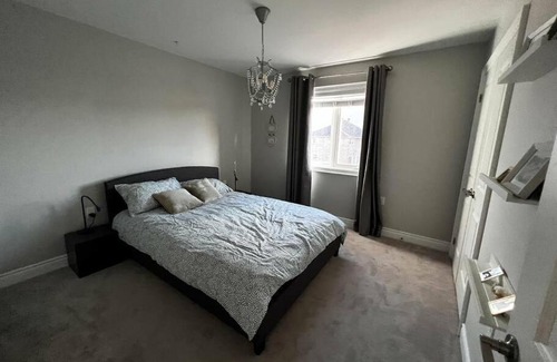 Barrie House | Cozy 3 bedroom home perfect for small gatherings