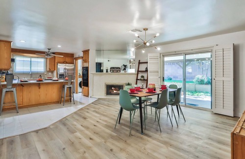 West Hills House | Cozy 3 bedroom home Ideal for Travel professional in delightful woodland hiils