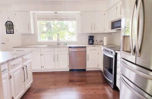West Plains House | Cozy 3-bedroom home with indoor fireplace