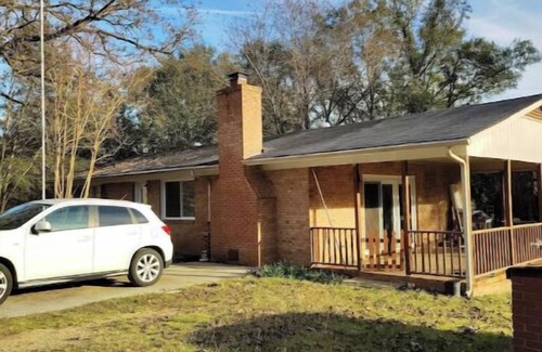 Lancaster House | Cozy 3-bedroom home w pool